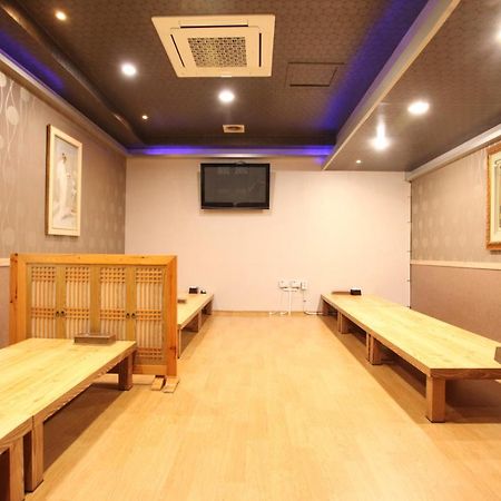 Metro Pol Tourist Hotel Pyeongtaek Buitenkant foto