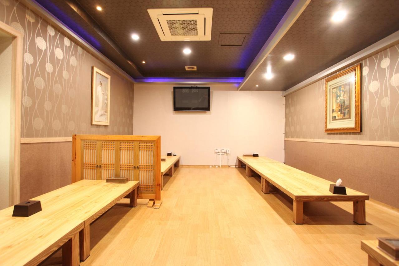 Metro Pol Tourist Hotel Pyeongtaek Buitenkant foto