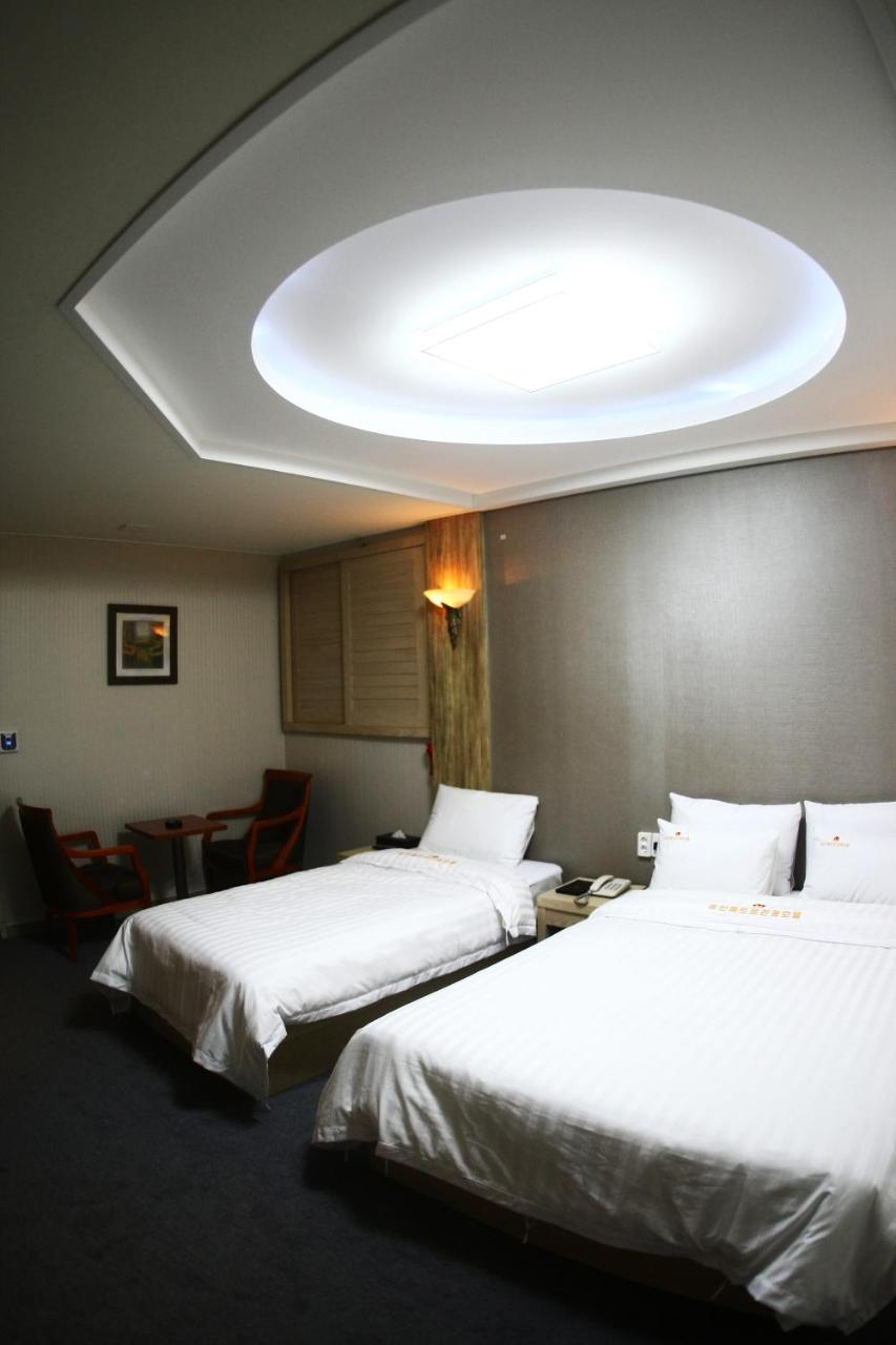 Metro Pol Tourist Hotel Pyeongtaek Kamer foto