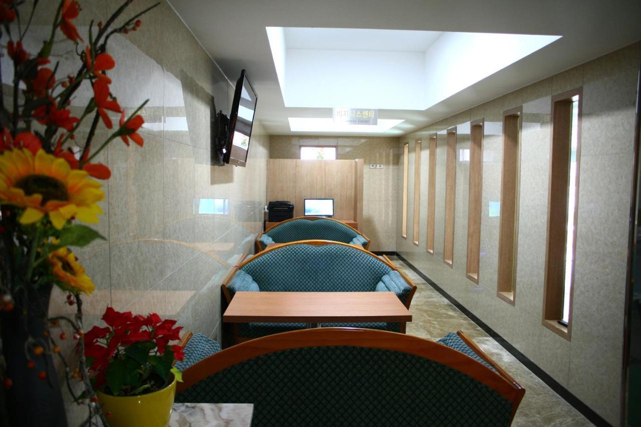 Metro Pol Tourist Hotel Pyeongtaek Buitenkant foto