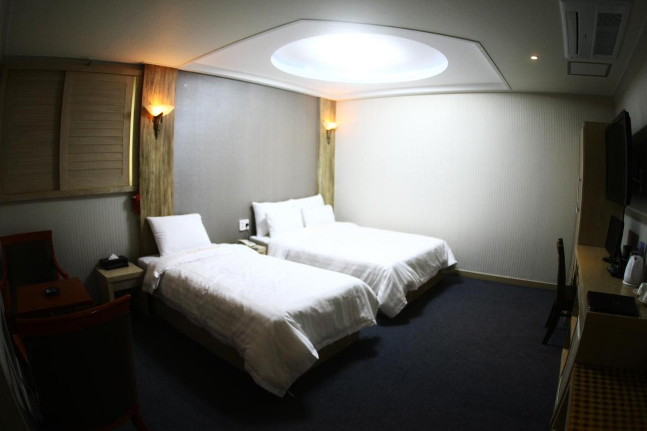 Metro Pol Tourist Hotel Pyeongtaek Kamer foto